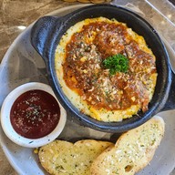 BEYOND CAFE  (บียอนด์ คาเฟ่ กาแฟ เค้ก) สาขาอาชีวะ