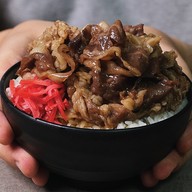 โชนัน ข้าวหน้าโคตรเนื้อ ครัวกลาง