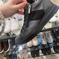 Asics Shop Daimaru Tenjin