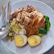 ข้าวขาหมูนกหงส์ฟ้า