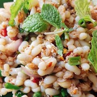 ลาบลุงเอ๋ สนามชัย