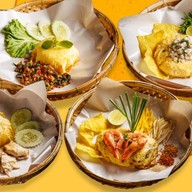 กระเพรา ผัดไทย ข้าวผัดปู @พระโขนง พระโขนง