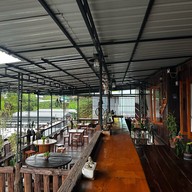 บ้านอากง คาเฟ่ -