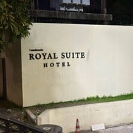 ข้าวต้มหลบมุม สูตรอาม่า สไตล์แต้จิ๋ว สาขาเพชรพระราม