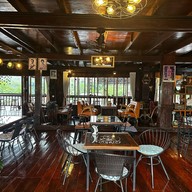 บ้านอากง คาเฟ่ -