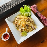 บ้านอากง คาเฟ่ -
