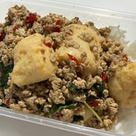 ลุงใหม่ อาหารตามสั่ง สุขุมวิท36-38 (แสนสบายแยก8)