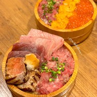 เมนูของร้าน 築地 焼うおいし川 (Tsukiji Yakiuo Ishikawa)
