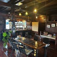 บ้านอากง คาเฟ่ -