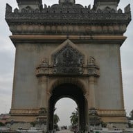 ประตูไซ เวียงจันทร์ (ປະຕູ ໄຊ)