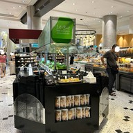 กูร์เมต์ มาร์เก็ต เอ็มควอเทียร์ เอ็มควอเทียร์