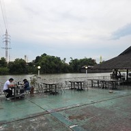 บรรยากาศ สวนอาหารเรือสำราญซุ้มป่าสัก
