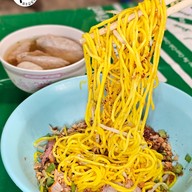 เมนูของร้าน ก๋วยเตี๋ยวท่าเรือ  ใต้ต้นหูกวาง ก๋วยเตี๋ยวท่าเรือ ใต้ต้นหูกวาง