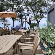 บรรยากาศ Vella beach bar and bistro  -