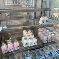 ปานขวัญแดรี่ฟาร์ม บ้านโป่ง