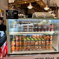 กูร์เมต์ มาร์เก็ต เอ็มควอเทียร์ เอ็มควอเทียร์