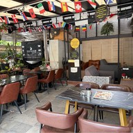 ES/PE/RO Café สาทร 1