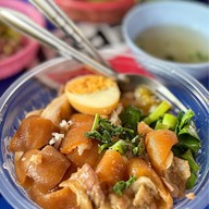 เมนูของร้าน ก๋วยเตี๋ยวเนื้อเฉียบ