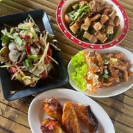 บักหำ ตำ ยำ แซ่บครัวไทยอีสานสาขา2