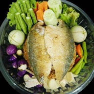 ข้าวคลุกน้ำพริก(พี่ลูกหมู)