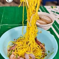 เมนูของร้าน ก๋วยเตี๋ยวท่าเรือ  ใต้ต้นหูกวาง ก๋วยเตี๋ยวท่าเรือ ใต้ต้นหูกวาง