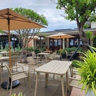 บรรยากาศ Vella beach bar and bistro  -