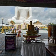 วัดม่วง อ่างทอง