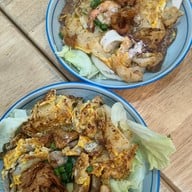 เมนูของร้าน คั่วไก่นิมมาน นิมมานซอย17 (ซอยสายน้ำผึ้ง)