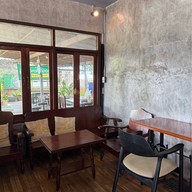 ใบบุญ the little cafe อ่างทอง