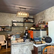 ใบบุญ the little cafe อ่างทอง