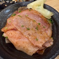 Shinkanzen Sushi วิลเลจ ฮับ ประชาอุทิศ