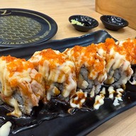 Shinkanzen Sushi วิลเลจ ฮับ ประชาอุทิศ