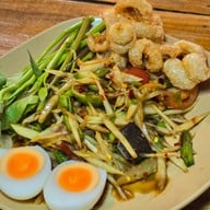 บ้านฮอซอน ขนมจีนต้ม หม้อปลาร้า