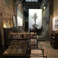 บรรยากาศ หนัง(สือ) ๒๕๒๑ หนัง(สือ)๒๕๒๑