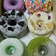 Doughnut Library - Sukhumvit 77