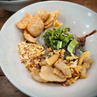 เมนูของร้าน ก๋วยเตี๋ยวเรือคูคต ลำลูกกา 13