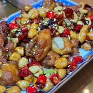 หงฝู คูซีน