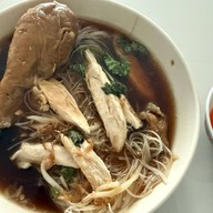 ก๋วยเตี๋ยวไก่ราชวัตร สาขา ตรงข้ามกรมสรรพสามิต (สาขา 2)  ตรงข้ามกรมสรรพสามิต