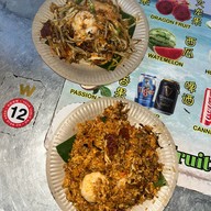 Charcoal seafood char koay teow