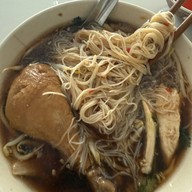 ก๋วยเตี๋ยวไก่ราชวัตร สาขา ตรงข้ามกรมสรรพสามิต (สาขา 2)  ตรงข้ามกรมสรรพสามิต