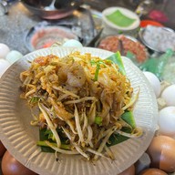 Charcoal seafood char koay teow