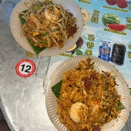 Charcoal seafood char koay teow