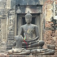 บรรยากาศ พระปรางค์สามยอด