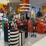 Rally Movement สาขา CentralWorld