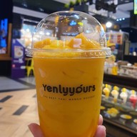 Yenly Yours เอ็มควอเทียร์