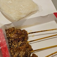 เจ๊แดงสามย่าน ส้มตำ คอหมูย่าง ไอคอนสยาม