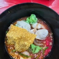 เมนูของร้าน ข้าวต้มปลารุ่งเรือง/ก๋วยเตี๋ยวปลารุ่งเรือง