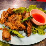 เมนูของร้าน ลาบยโสธร สามเหลี่ยมดินเเดง