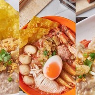 เกี๊ยวจัมโบ้ ก๋วยเตี๋ยวต้มยำไข่ตาหวาน ถ.บางกรวย-ไทรน้อย