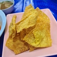 เมนูของร้าน ข้าวต้มปลารุ่งเรือง/ก๋วยเตี๋ยวปลารุ่งเรือง